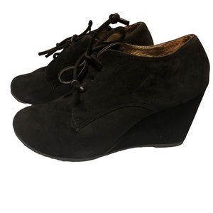 Designed by Offio Black Womens Booties